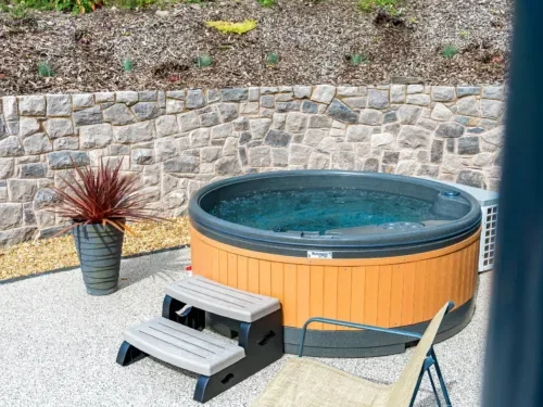 Too Wit Hot Tub